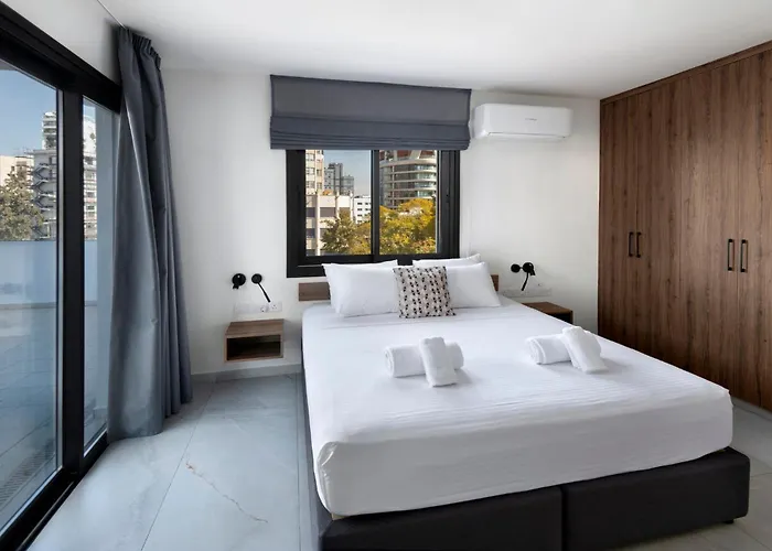 Апартаменты Urban 33 With Balcony - 2 Bdr