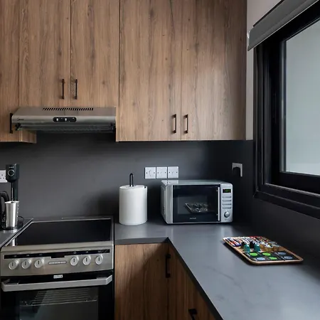 Urban 33 With Balcony - 2 Bdr شقة *