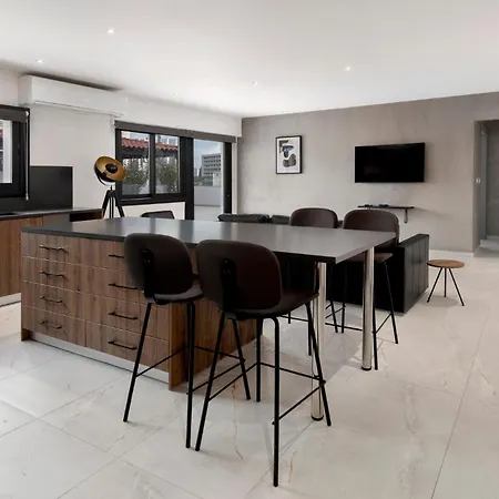 Urban 33 With Balcony - 2 Bdr Никосия