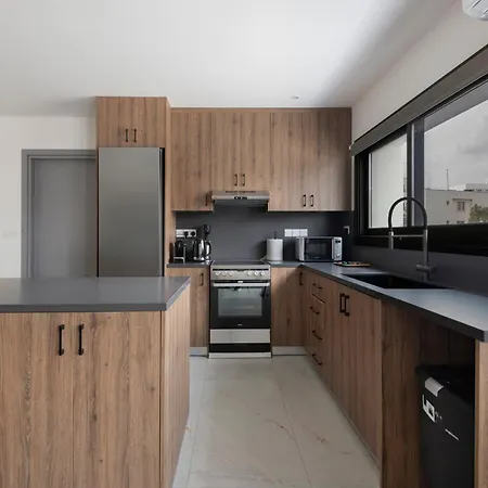 Urban 33 With Veranda - 2 Bdr * Nicosia