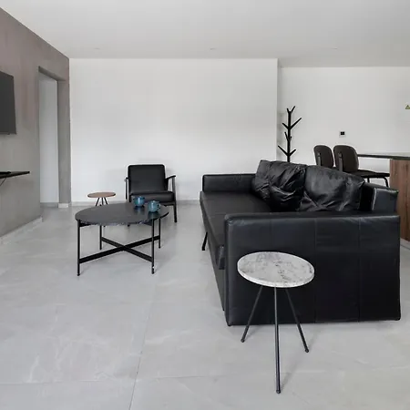 Urban 33 With Veranda - 2 Bdr