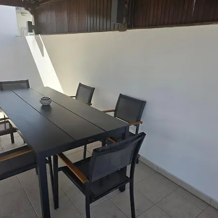 Urban 33 With Balcony - 2 Bdr Апартаменты Никосия